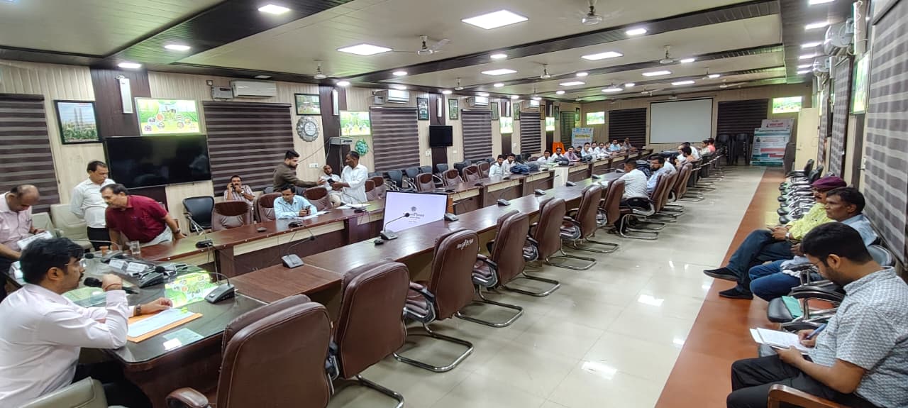 नदियों के राजस्व अभिलेखों का 1359 फसली आधार वर्ष से मिलान कर रिपोर्ट उपलब्ध कराने के निर्देश : जिलाधिकारी