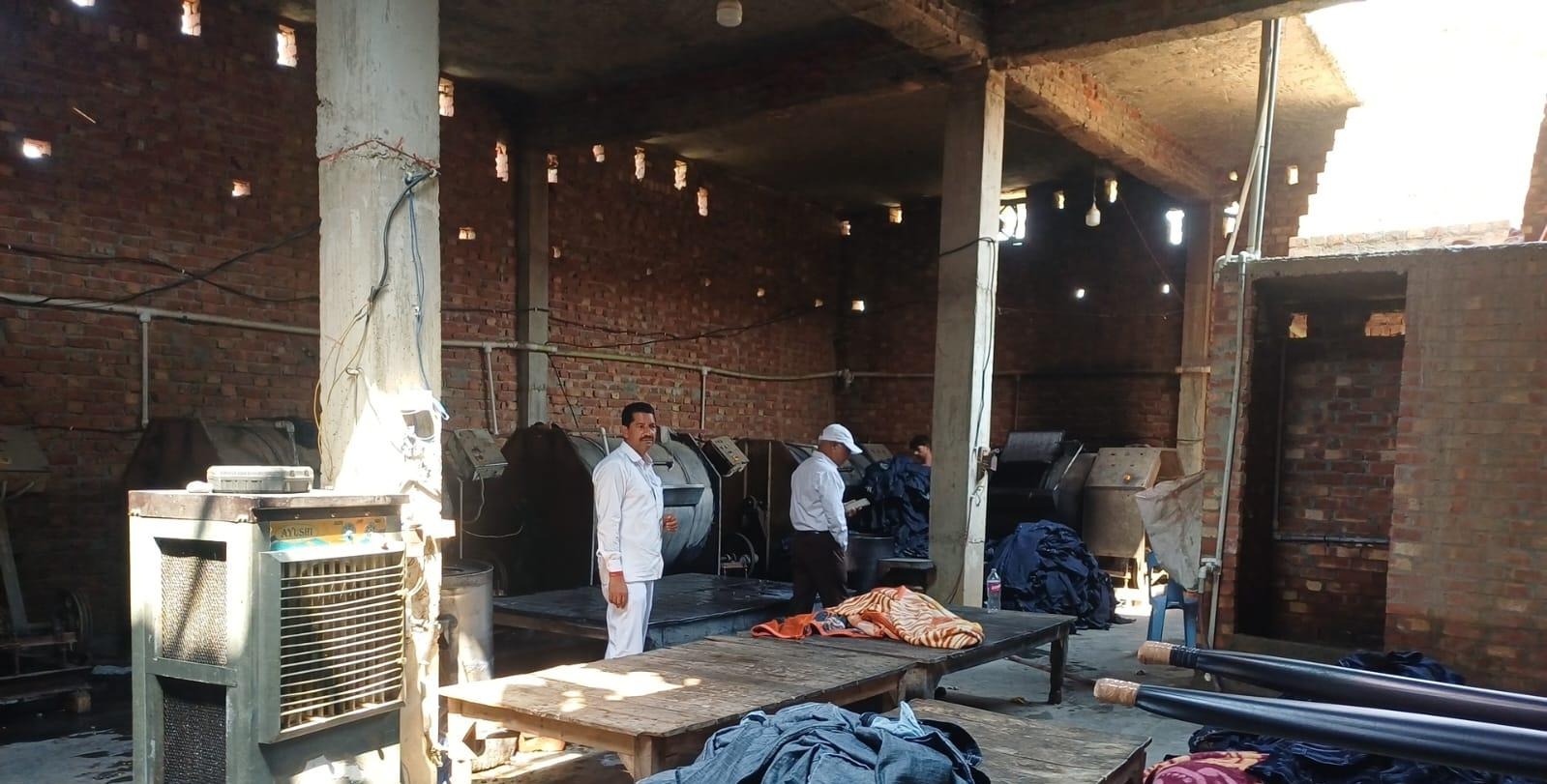 वाशिंग प्लांट पर नगर मजिस्टेªट की छापामारी कराया बन्द छह लोग हिरासत मे