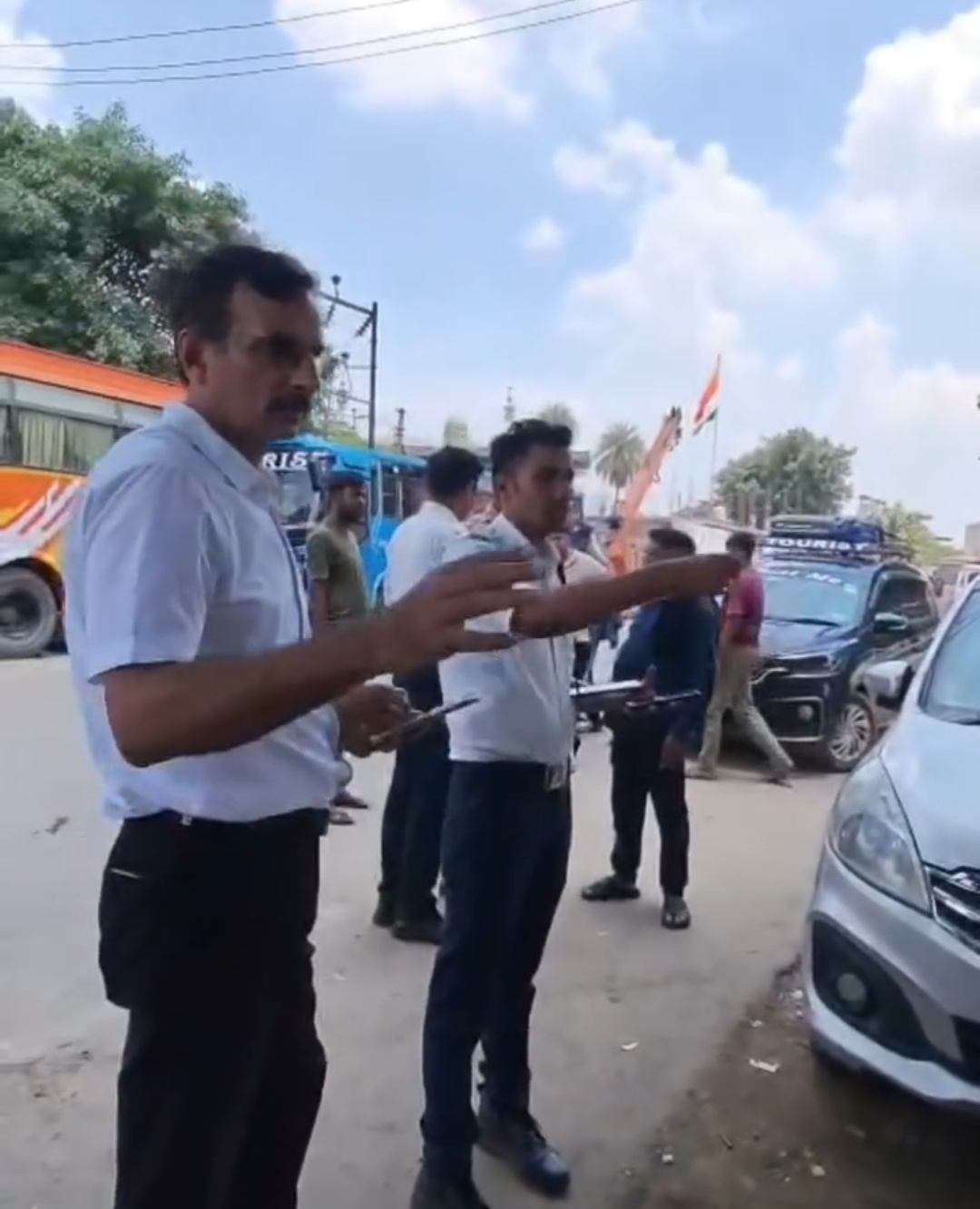 दिल्ली–संभल रूट पर डग्गामार वाहनों के खिलाफ एआरटीओ का बड़ा अभियान, कई वाहनों पर कार्रवाई