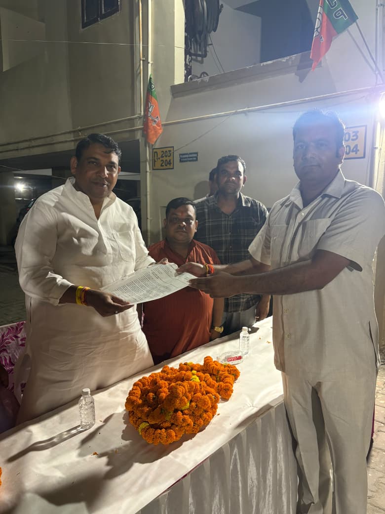 सोसाइटी में विधायक ने विकास कराने का दिया आश्वासन