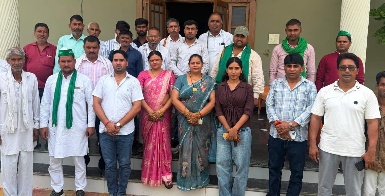 भाकियू महासभा ने धूमधाम से मनाया संगठन का दूसरा स्थापना दिवस । आज रबूपुरा स्थित भारतीय किसान यूनियन महासभा के राष्ट्रीय कार्यालय पर राष्ट्रीय अध्यक्ष  गीता भाटी के आवास पर संगठन का स्थापना दिवस केक काटकर हर्षोल्लास एवं उत्साह के साथ मनाया गया।