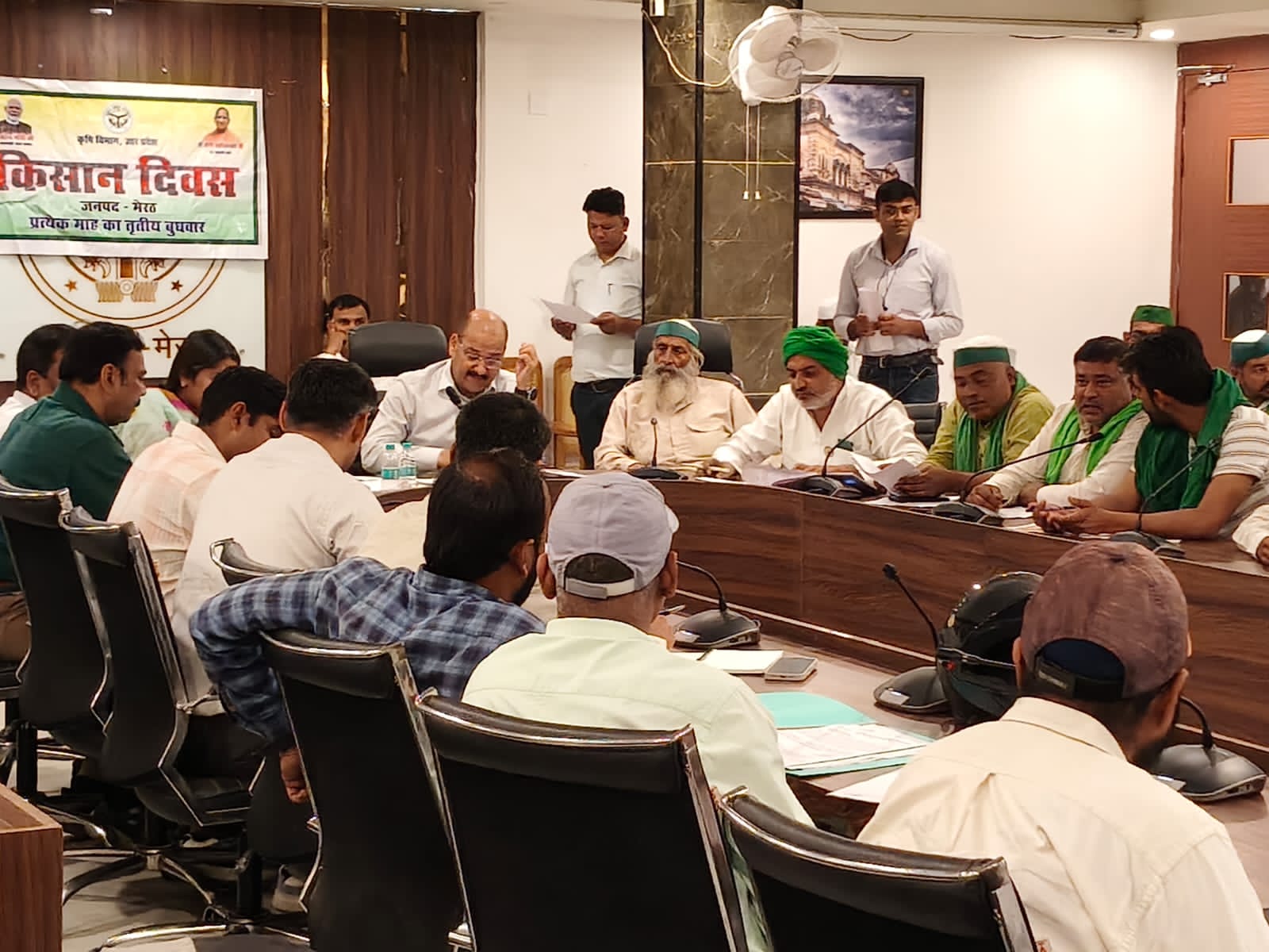 गन्ना मूल्य बढ़ाने की मांग को लेकर कल लखनऊ के लिए रवाना होंगे किसान