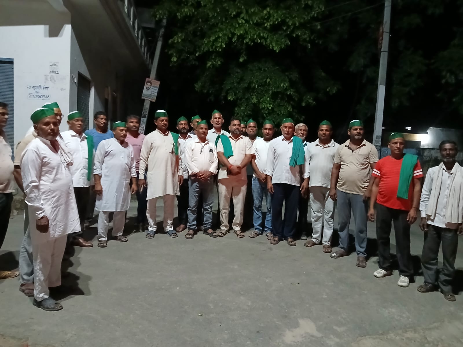 भाकियू अराजनैतिक चलो गांव की ओर कार्यक्रम के तहत राष्ट्रीय नेतृत्व के आदेश अनुसार गांव गांव में जाकर सभी कार्यकर्ताओं से बातचीत की