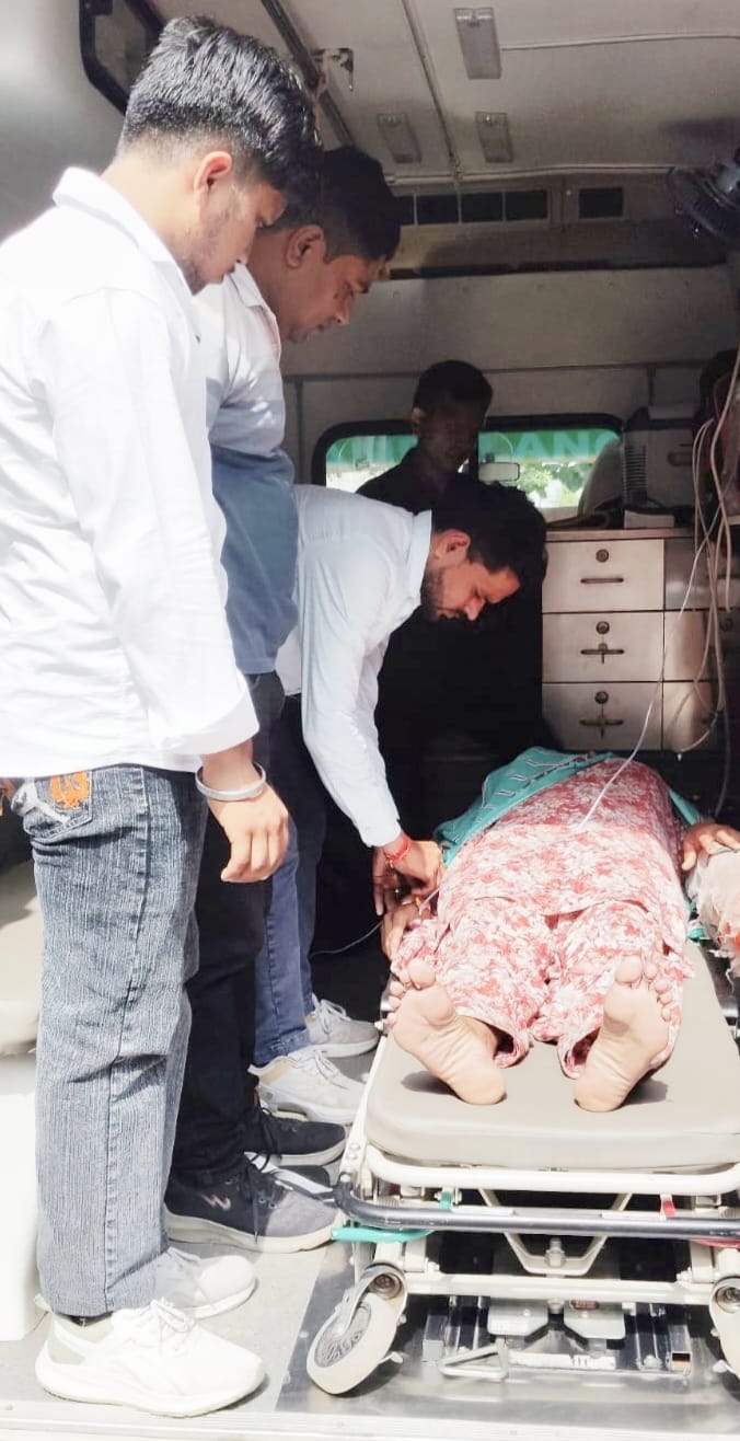 हिम्मतपुर में सांप के काटने से महिला की हालत बिगड़ी, मेरठ मेडिकल रेफर