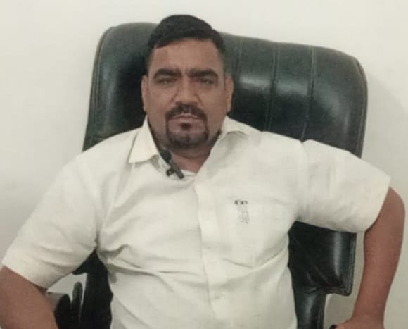 सनातन पब्लिक स्कूल पर जिला प्रशासन की कार्यवाही से अभिभाव कों मानसिक परेशानी : डॉ अमित कुमार