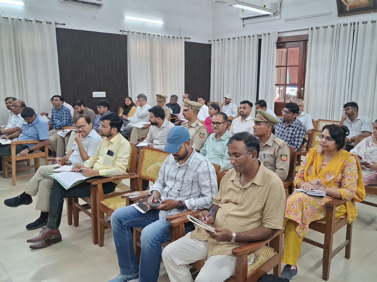 सरधना नाले की सफाई रिपोर्ट पर सीडीओ सख्त, अधिकारियों से तत्काल मांगा जवाब