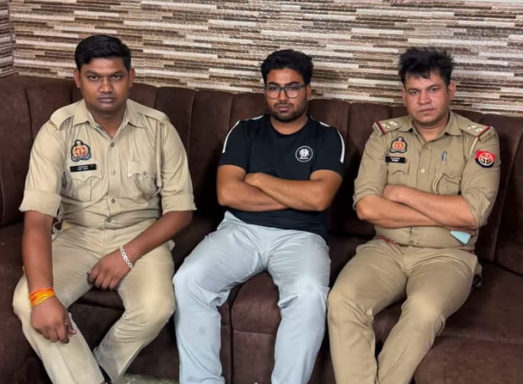 पुलिस ने  युवा समाज सेवी सैय्यद मौअज्जम अली उर्फ आजम पुत्र नगर पंचायत अध्यक्ष हाजी उस्मान अली को किया हाउस अरेस्ट