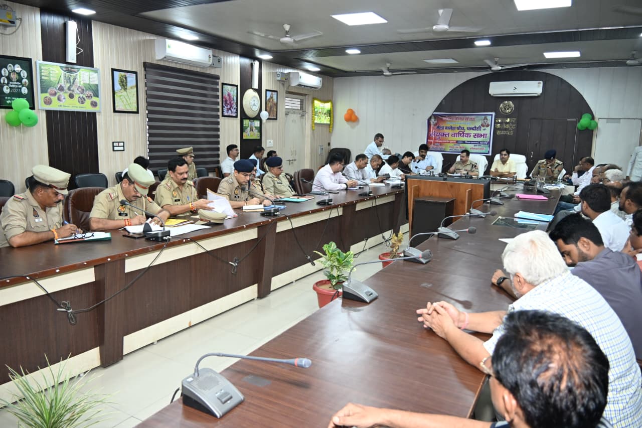 मेला गणेश चौथ चंदौसी-2026 की तैयारियों को लेकर जिलाधिकारी एवं पुलिस अधीक्षक ने मेला कमेटी के साथ की बैठक*  *मेला स्थल पर सुरक्षा, यातायात, विद्युत, पेयजल, स्वास्थ्य एवं साफ-सफाई की व्यवस्थाएं दुरुस्त रखने के निर्देश